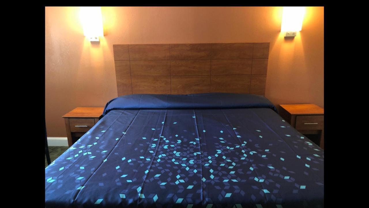 Skyview Motor Inn Johnston Экстерьер фото
