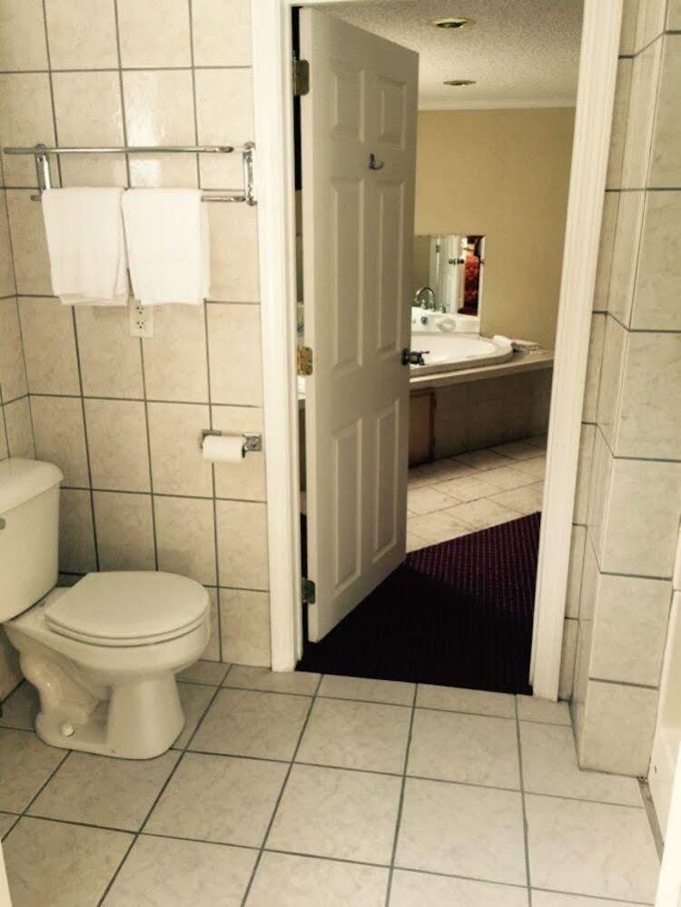 Skyview Motor Inn Johnston Экстерьер фото
